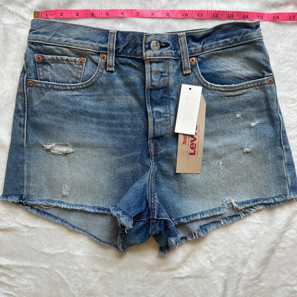NWT Levi's Wedgie Fit Jean Shorts with Distressed Details